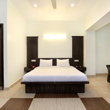 Oyo 9243 Trumpets Hotel Amritsar Dış mekan fotoğraf