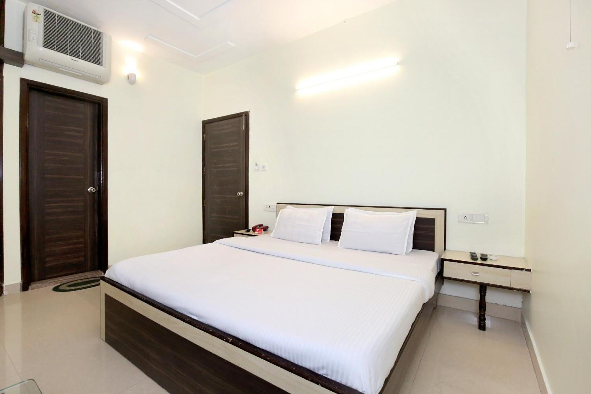 Oyo 9243 Trumpets Hotel Amritsar Dış mekan fotoğraf